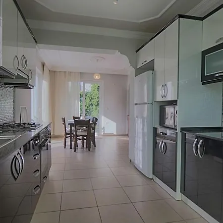 Villa Detached With Private Pool In çalışta