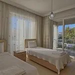 Detached With Private Pool In Calista * 费特希耶