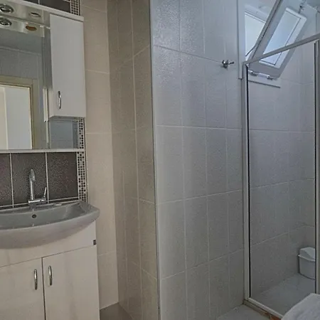 Detached With Private Pool In Calista 费特希耶